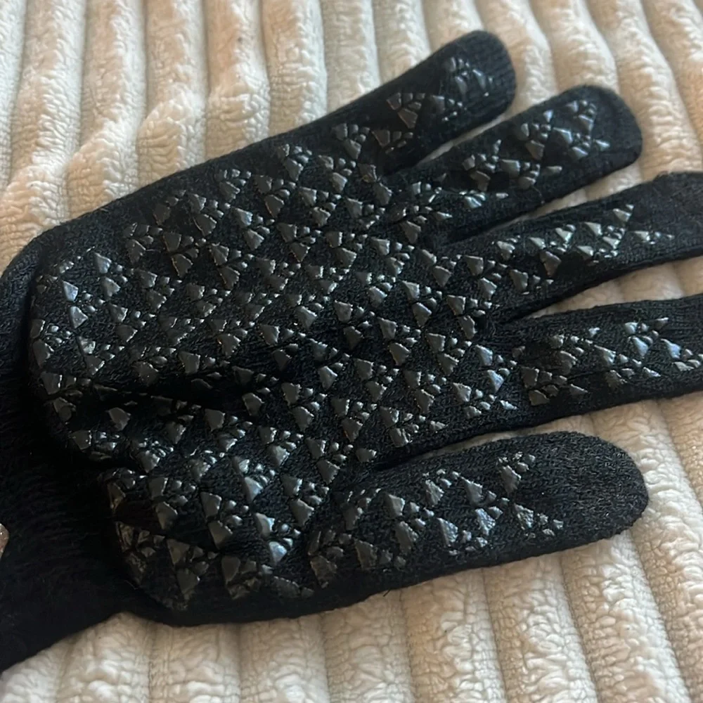 Stylish Black Patterned Gloves